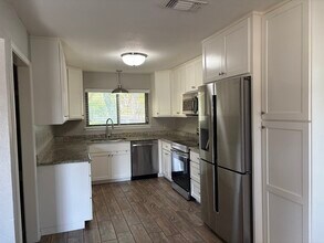 6106 Vance Jackson Rd, Unit 42 in San Antonio, TX - Building Photo - Building Photo