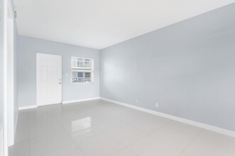 416 NE 15th Ave, Unit 2 in Fort Lauderdale, FL - Building Photo - Building Photo