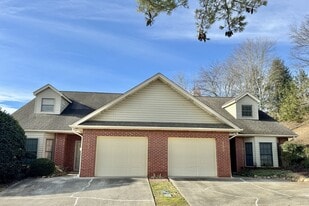 101 Pinewood Dr in Lenoir City, TN - Building Photo