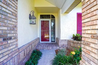 1366 Sutton Pl Dr in Palm Harbor, FL - Building Photo - Building Photo