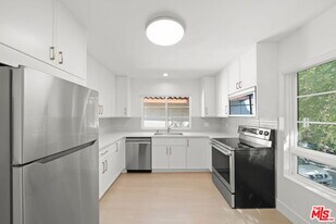 1201 Ohio Ave in Long Beach, CA - Building Photo