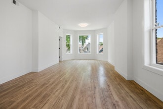 1921 W Summerdale Ave in Chicago, IL - Foto de edificio - Building Photo