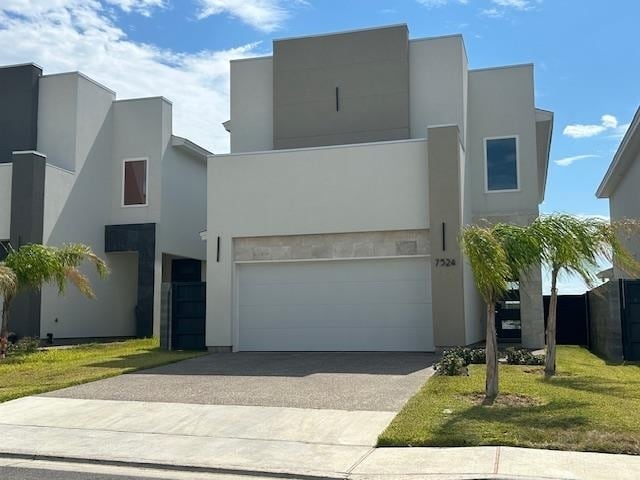 7524 Cresta Bella St in Laredo, TX - Building Photo - Building Photo