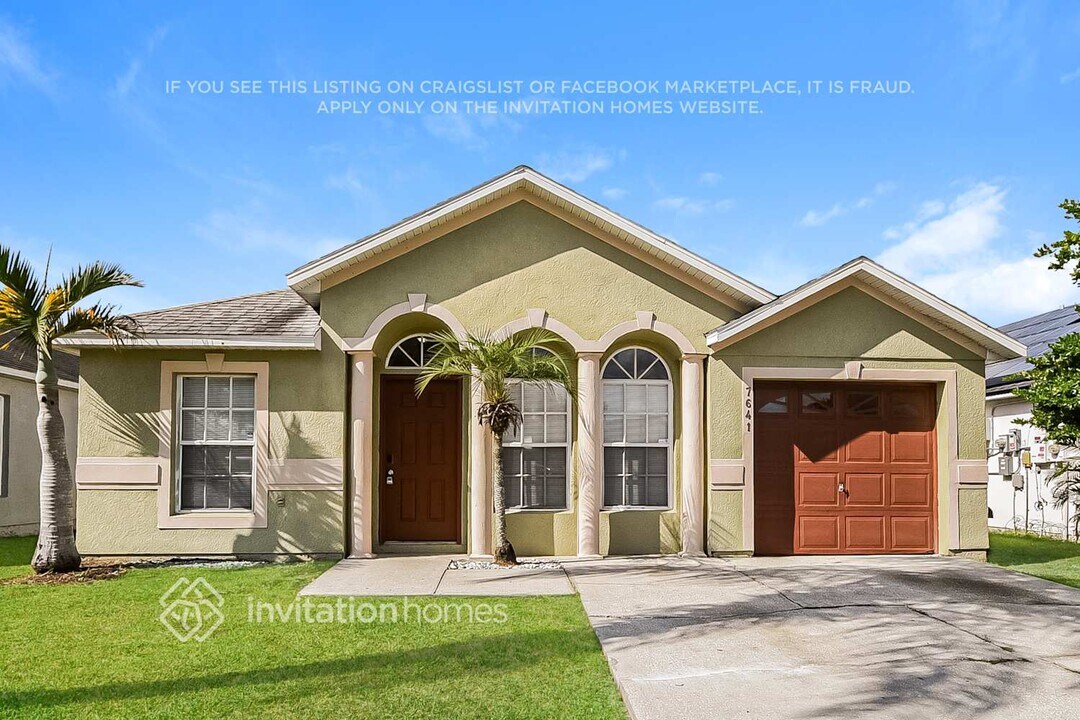 7641 Pine Nest Ct in Orlando, FL - Foto de edificio