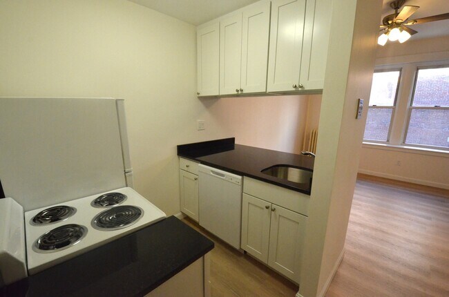 5 Symphony Rd, Unit 5 in Boston, MA - Building Photo - Building Photo