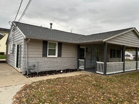 5520 Halwis St in Alexandria, VA - Building Photo