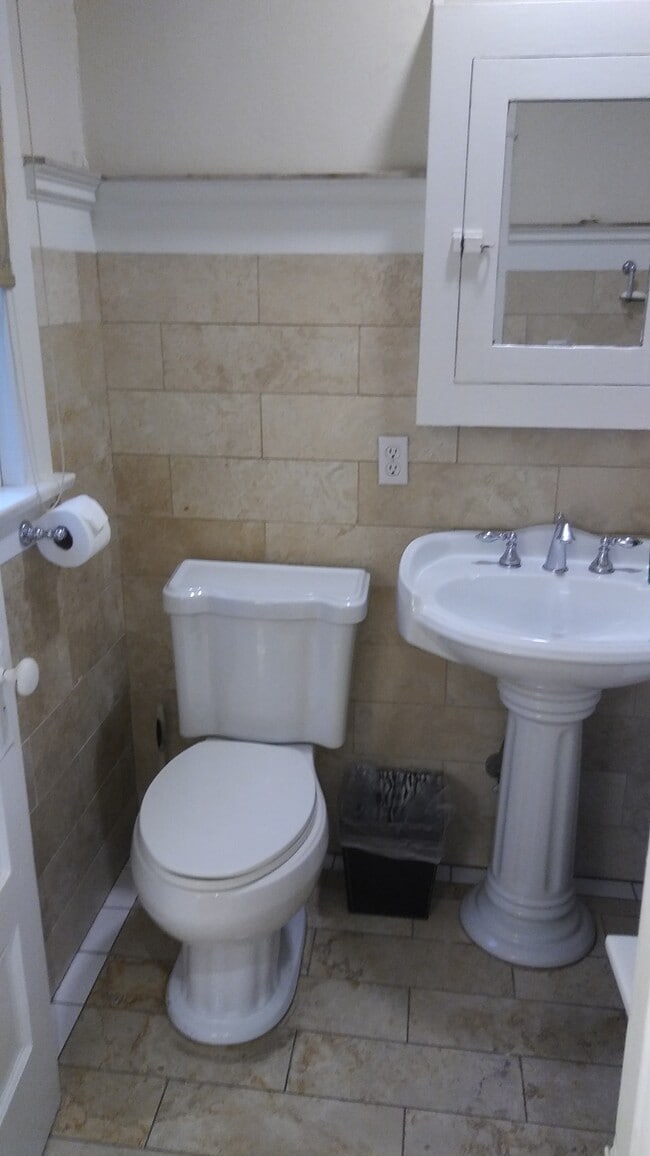 36 19th Pl, Unit 36 19th Place in Los Angeles, CA - Building Photo - Building Photo