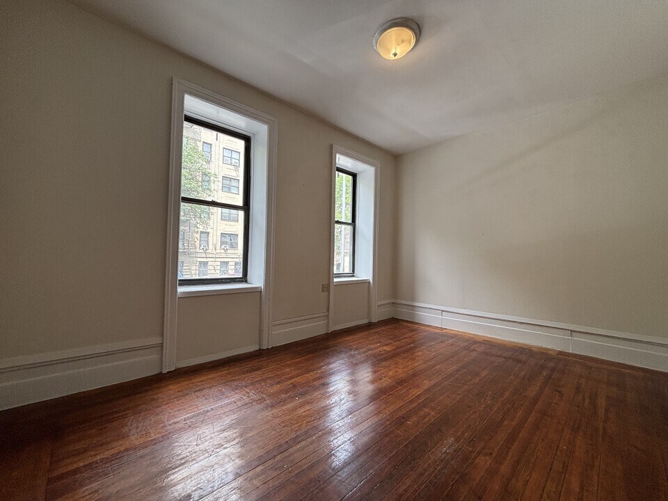 182 Claremont Ave in New York, NY - Building Photo