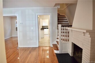 4 Prescott Ave in Bronxville, NY - Building Photo - Building Photo
