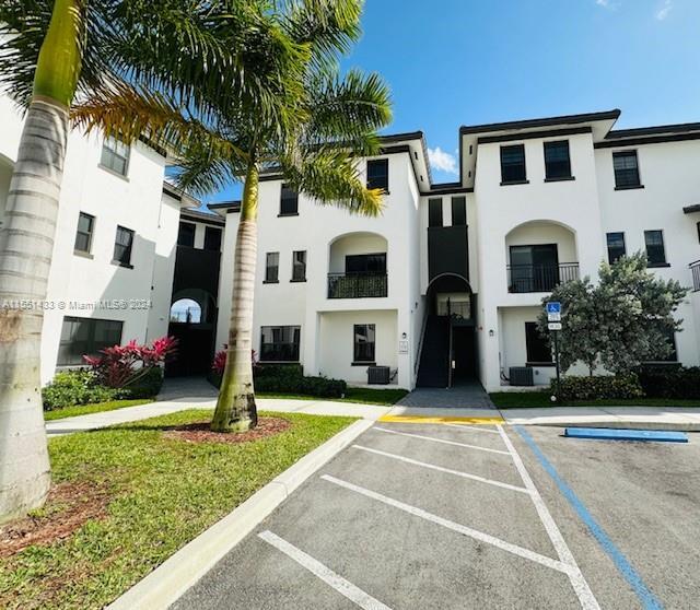 15540 SW 136th St, Unit 15540 in Miami, FL - Building Photo