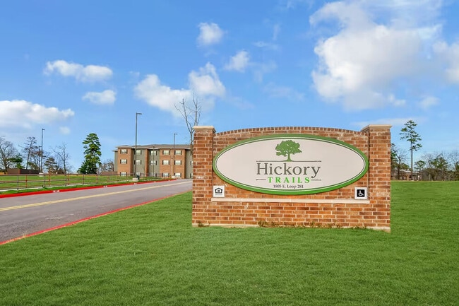 Hickory Trails Apartments in Longview, TX - Building Photo - Building Photo