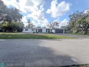 4064 SW 3rd St in Plantation, FL - Building Photo - Building Photo