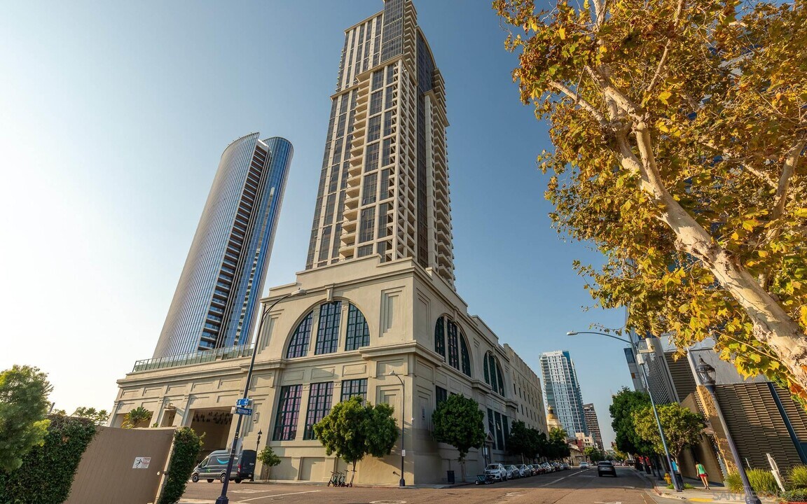 700 W E St-Unit -604 in San Diego, CA - Building Photo