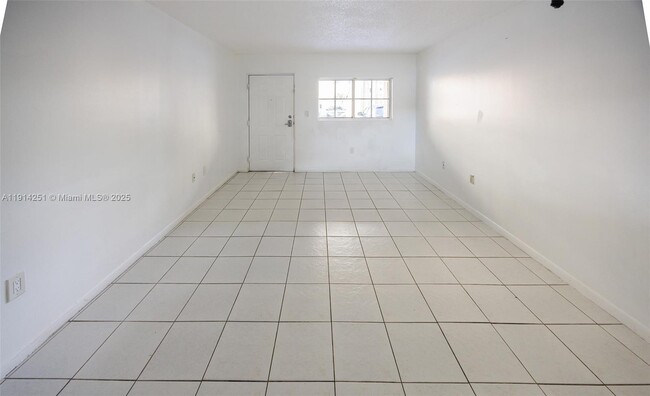 14970 SW 82nd Ln in Miami, FL - Building Photo - Building Photo
