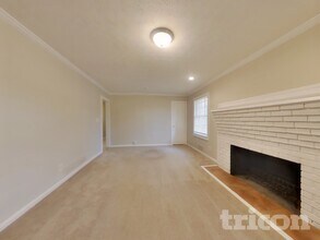 3842 Wesley Dr in Lithia Springs, GA - Foto de edificio - Building Photo