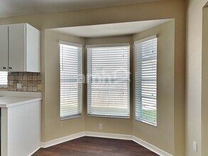 1309 Lake Shore Ranch Dr in Seffner, FL - Foto de edificio - Building Photo