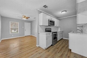 620 E Gandy St in Denison, TX - Building Photo - Building Photo