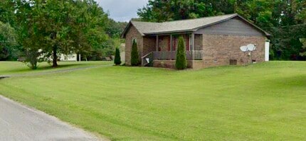 138 Wild Valley Dr in Jackson, TN - Foto de edificio - Building Photo