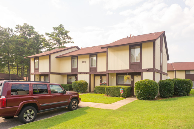 Indian Lake Townhomes in Northport, AL - Building Photo - Building Photo