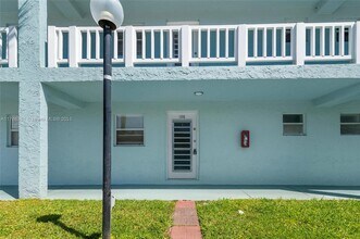 606 SW Natura Blvd in Deerfield Beach, FL - Building Photo - Building Photo