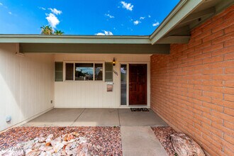 11621 N 39th St in Phoenix, AZ - Building Photo - Building Photo