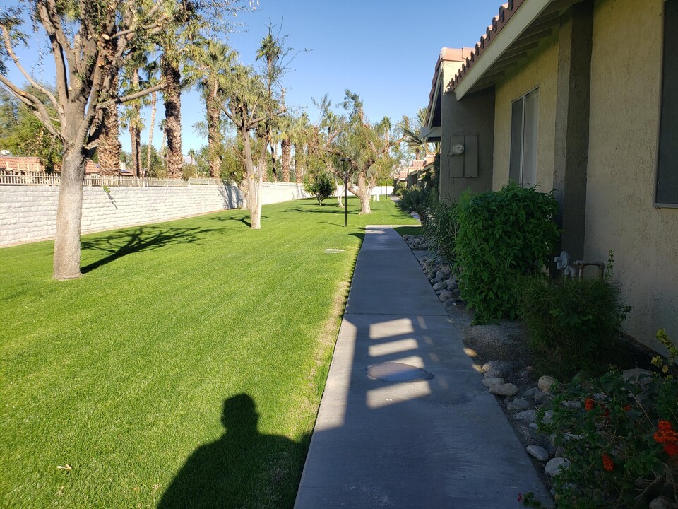 273 Tava Ln in Palm Desert, CA - Building Photo