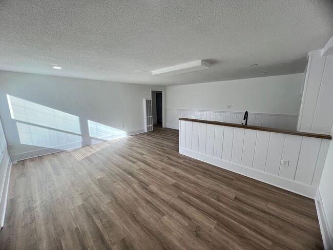 11319 E Lexington Ave in Sugar Creek, MO - Building Photo - Building Photo