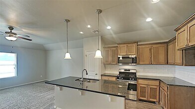 4601 Oasis Ln in Yukon, OK - Building Photo - Building Photo