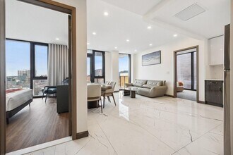 36-21 Prince St in Queens, NY - Foto de edificio - Building Photo