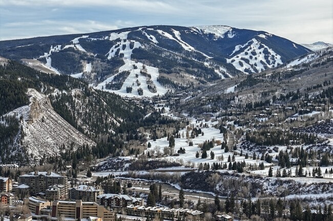 property at 1016 W Beaver Creek Blvd