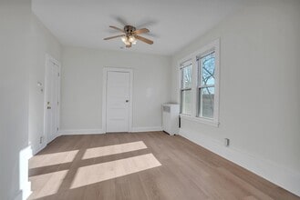 25 Reservoir Ave in Jersey City, NJ - Building Photo - Building Photo