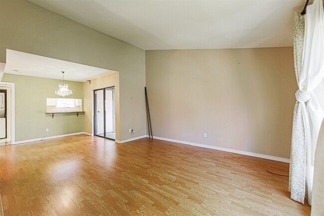 3100 Walnut Bend Ln