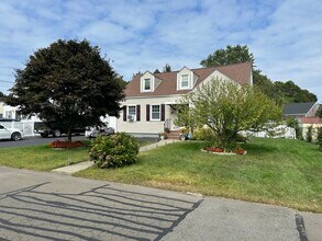 165 Nutmeg Rd in Bridgeport, CT - Building Photo - Building Photo