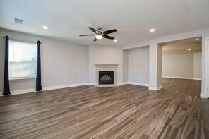 303 Mantova Dr in Houston, TX - Foto de edificio - Building Photo