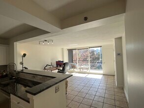 620 Peachtree St NE, Unit 407 in Atlanta, GA - Building Photo - Building Photo