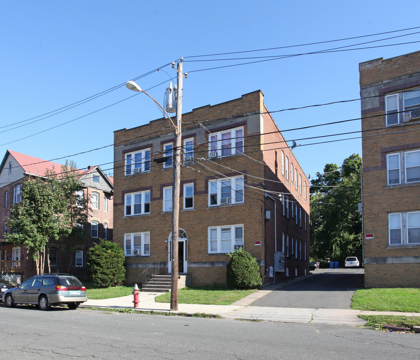 45 S Whiting St in New Britain, CT - Building Photo