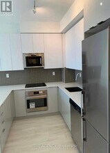 2916 Hwy 7 in Vaughan, ON - Building Photo - Building Photo