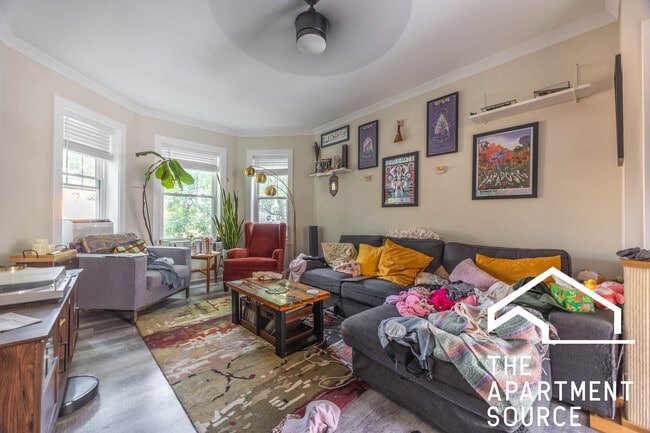 property at 3703 N Hoyne Ave
