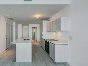 480 NE 31st St, Unit 1102 in Miami, FL - Building Photo - Building Photo