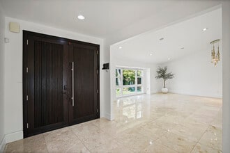 16544 Park Lane Dr in Los Angeles, CA - Building Photo - Building Photo
