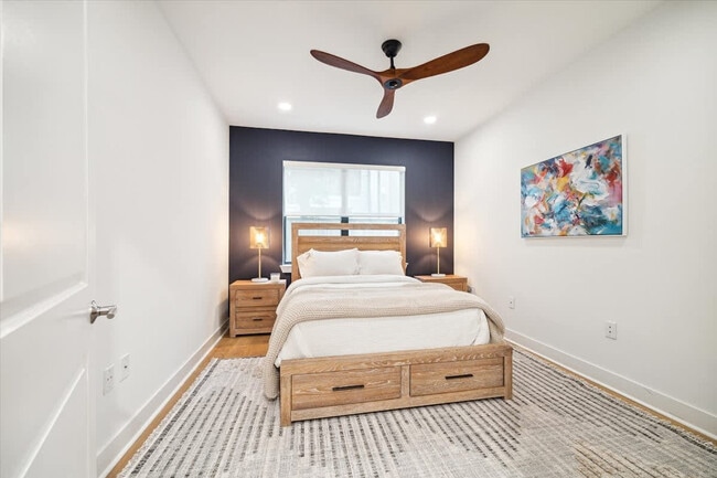 2137 Pelham Dr in Houston, TX - Building Photo - Building Photo