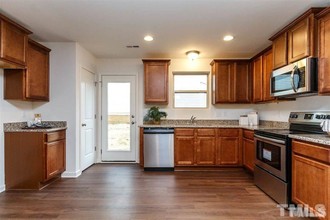 3286 Ivy Wood Ln in Durham, NC - Foto de edificio - Building Photo