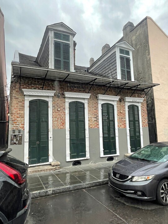 832 Saint Ann St in New Orleans, LA - Building Photo