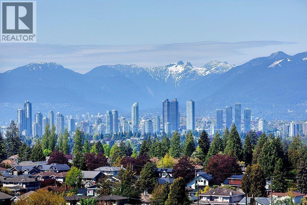 7178 Collier St in Burnaby, BC - Building Photo