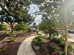 7925 Los Pinos Cir in Carlsbad, CA - Building Photo - Building Photo