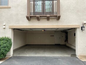 194 Paseo Bravo in Palm Desert, CA - Building Photo - Building Photo