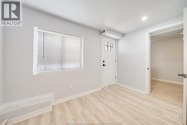 1321 HENRY Frd in Windsor, ON - Building Photo - Building Photo