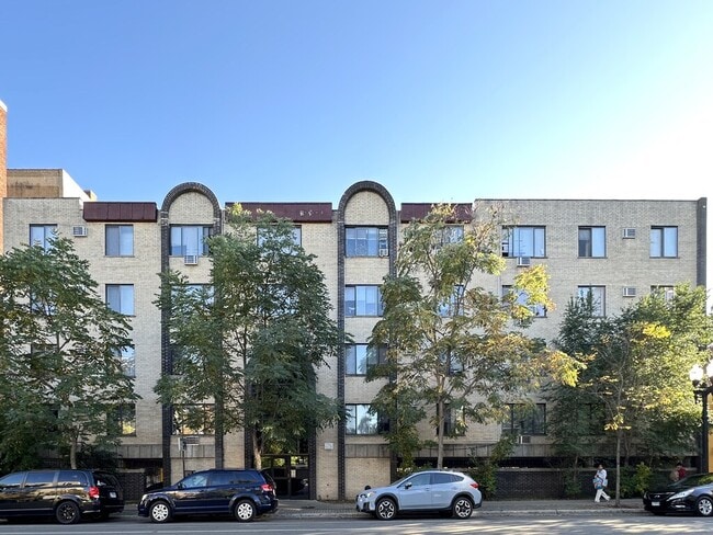 property at 1515 W Morse Ave