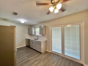 3007 Honeysuckle Cir, Unit B in Killeen, TX - Building Photo - Building Photo