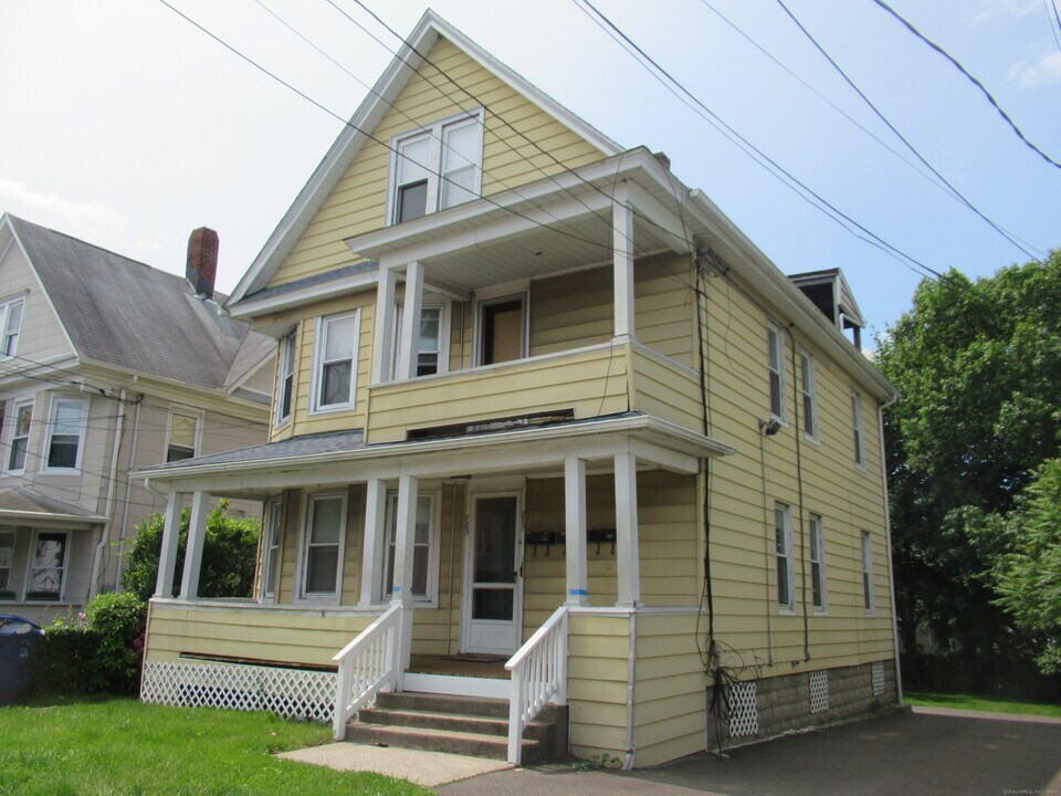 783 Brewster St in Bridgeport, CT - Building Photo